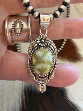❤️Palomino Variscite 925 Floral Concho Motif Navajo Style Matte Sterling Pendant